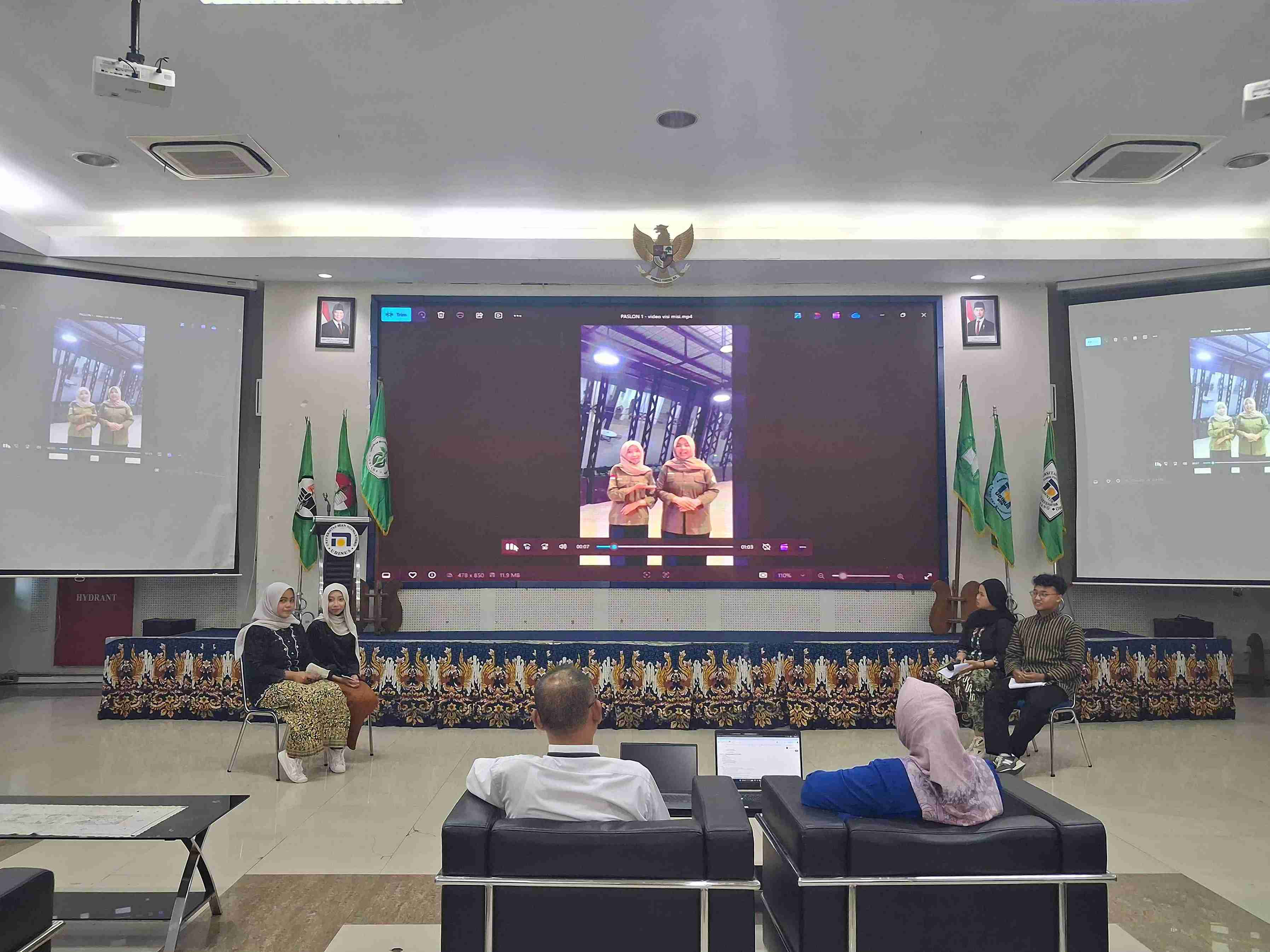 Presentasi dan Sesi debat kandidat calon ketua dan wakil ketua HMKL Day 1